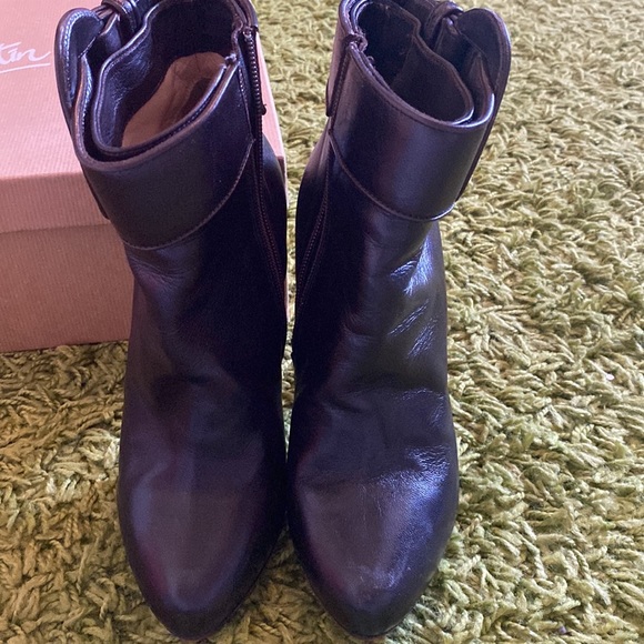 Christian Louboutin’s high heel ankle bootie - Picture 6 of 10